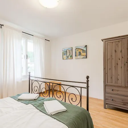 Labod, Unique At The Villa Most na Soči