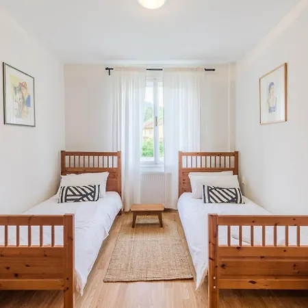 Labod, Unique At The *