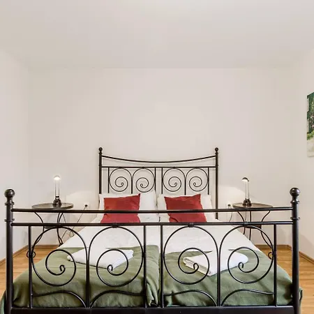 Labod, Unique At The *