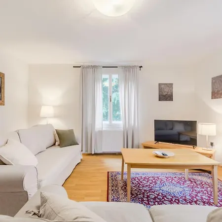 Labod, Unique At The Villa *