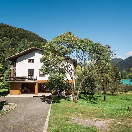 Villa Labod, Unique At The *