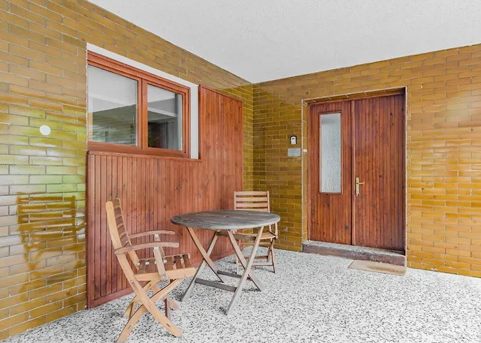 Villa Labod, Unique At The *