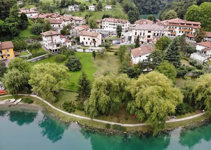 Labod, Unique At The *