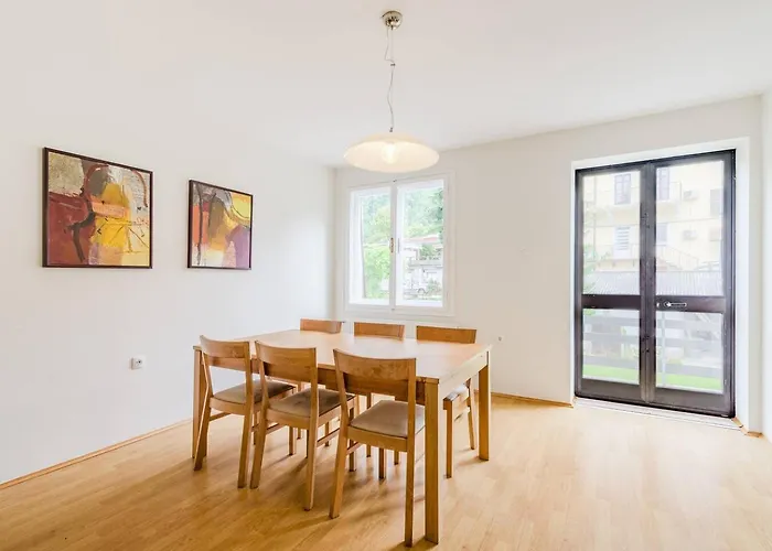 Labod, Unique At The Villa