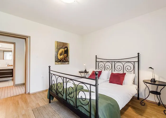 Labod, Unique At The Villa Most na Soči