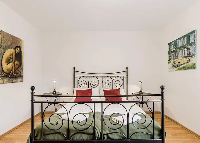 Labod, Unique At The *