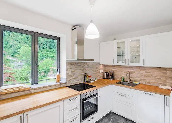 Labod, Unique At The モスト ナ ソシ