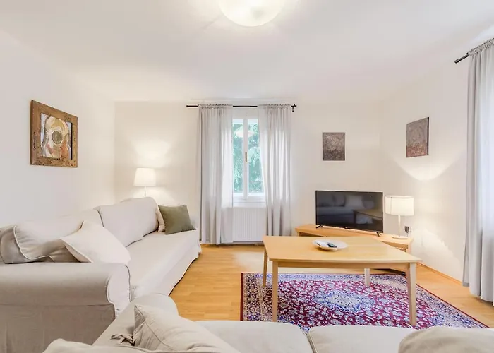 Labod, Unique At The Villa *