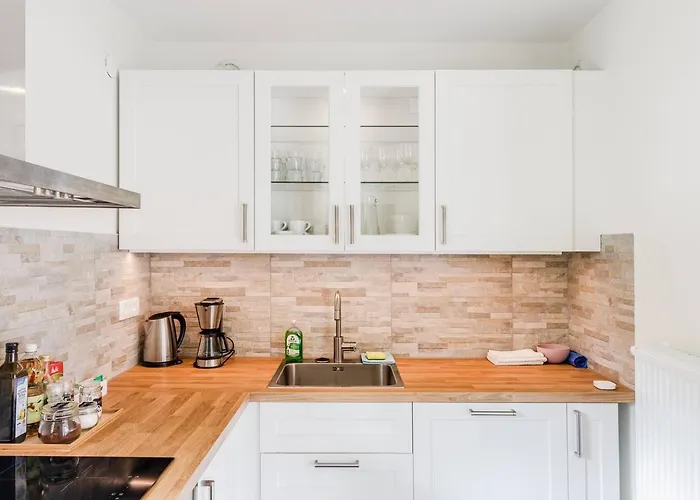 Labod, Unique At The * Most na Soči