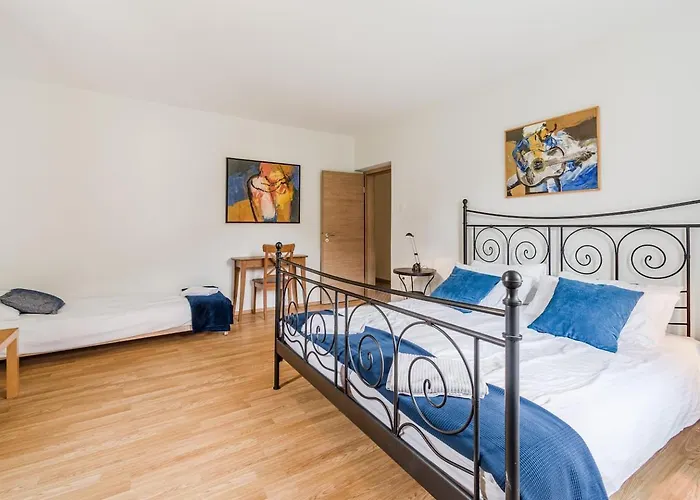 Labod, Unique At The モスト ナ ソシ