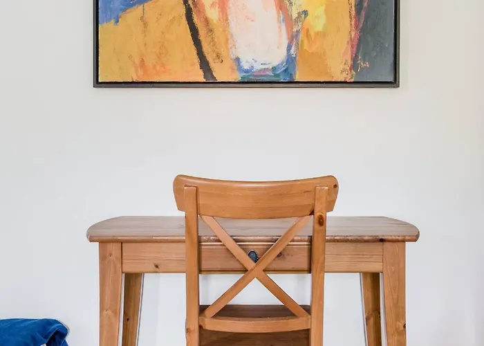 Labod, Unique At The