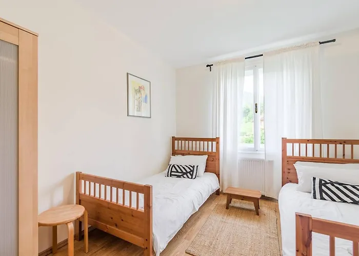 Labod, Unique At The * モスト ナ ソシ